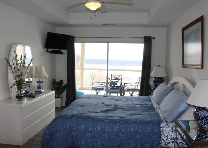 Lake Ozarks Get Away Portside