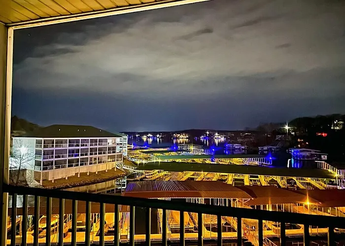 Lakefront Condo With Breathtaking View!