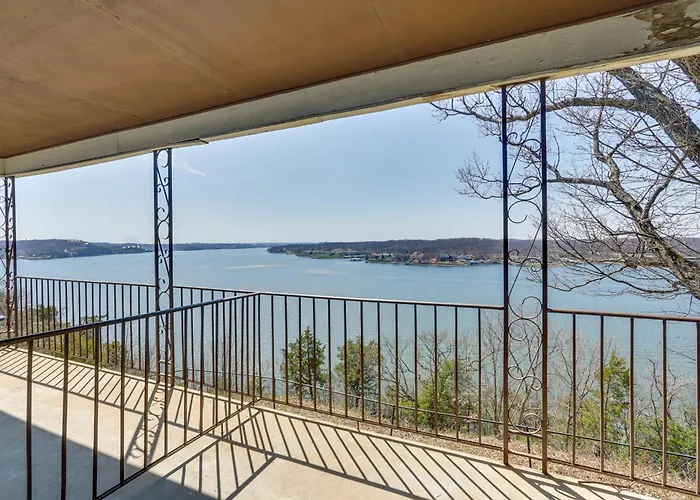 Lake Ozark Couples' Retreat For Shootout Weekend